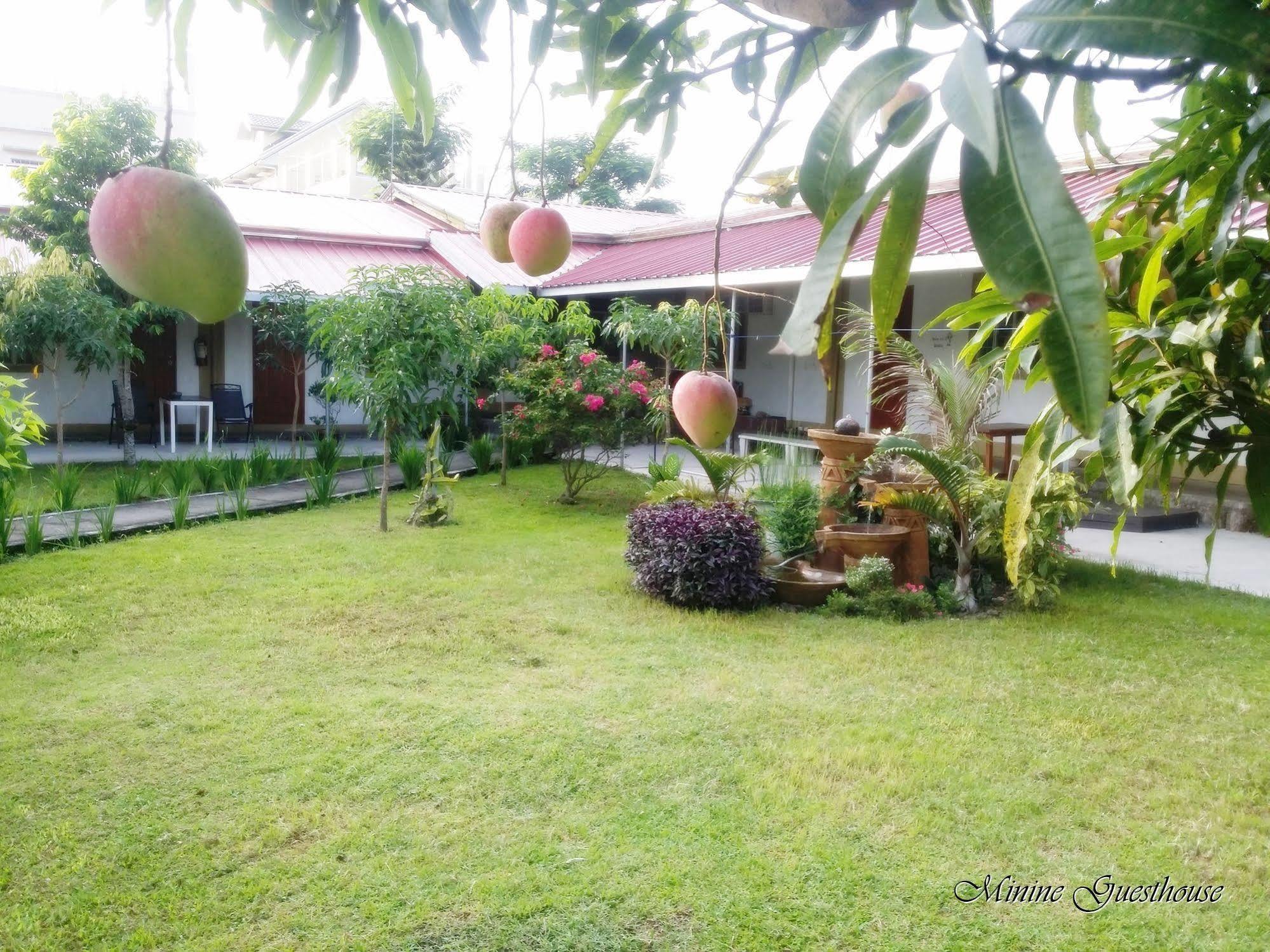 Minine Guesthouse Silang Exterior foto
